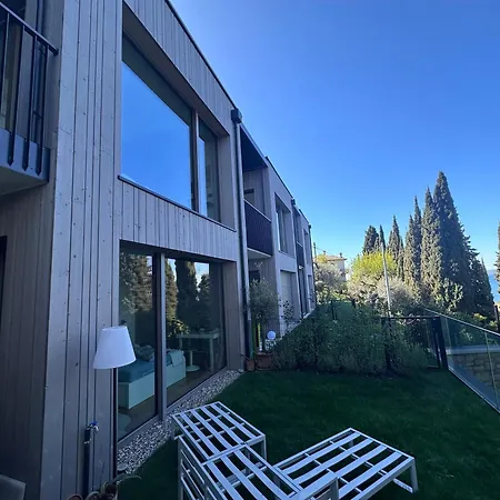 Apartamento 3 Am Gardasee Mit Traumhaften Seeblick Und Pool In Torri Del Benaco