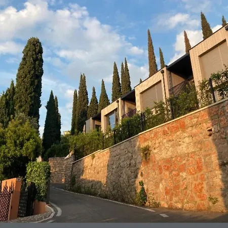 3 Am Gardasee Mit Traumhaften Seeblick Und Pool In Appartamento