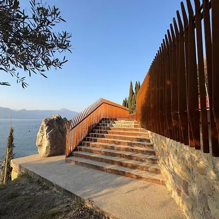 Apartmán 3 Am Gardasee Mit Traumhaften Seeblick Und Pool In Torri Del Benaco