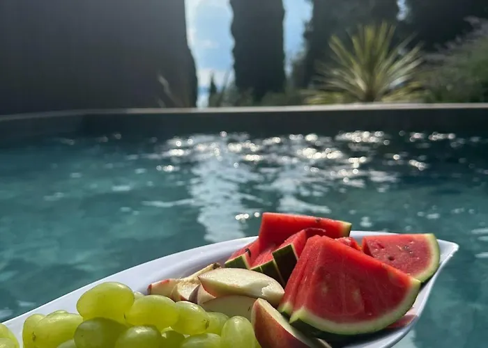 3 Am Gardasee Mit Traumhaften Seeblick Und Pool In Апартаменты Торри-дель-Бенако